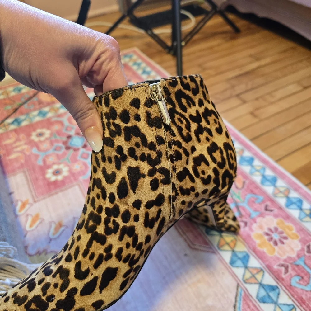 Sam Edelman Leopard Cow Hair Ankle Booties Size 8